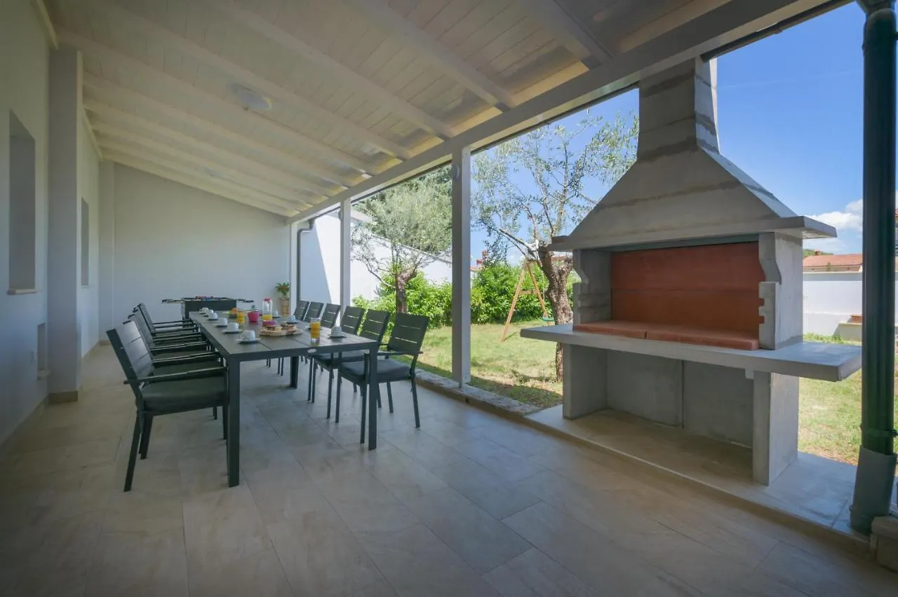 Relaxing Villa Mala Vala Fazana 0*,  Croatia
